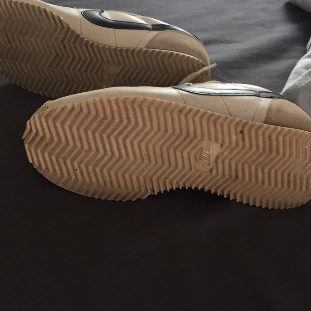 Nike - Picture 3 of 3